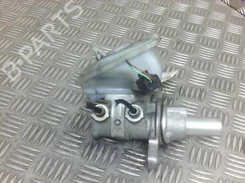Used Brake master cylinder PEUGEOT 308 I (4A_, 4C_) 1.6 HDi (90 hp) 20018859