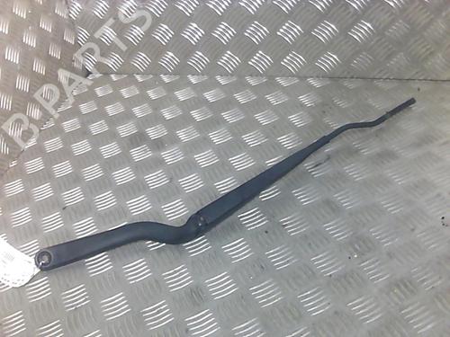 Used Front windshield wiper arm RENAULT TWINGO III (BCM_, BCA_) [2014-2025]  20031622