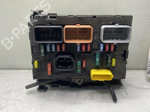 Used Fuse box PEUGEOT 307 (3A/C) 1.6 HDi (90 hp) 30082700