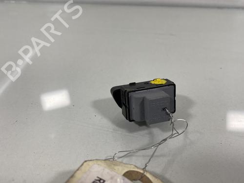 Used Right front window switch Right front window switch VW POLO IV (9N_, 9A_) 1.4 TDI (70 hp) 19981651 19981651