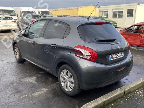 Right headlight PEUGEOT 208 I (CA_, CC_) 1.2 VTI 82 | BP31906140C29