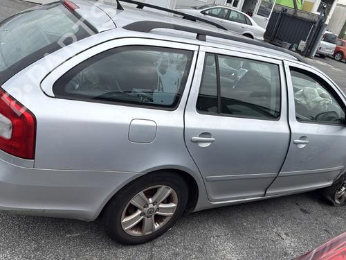 Left front window switch SKODA OCTAVIA II Combi (1Z5) 1.6 TDI | BP31354467I27 - Image 21