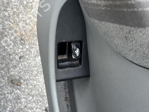 Warning switch RENAULT KANGOO Express (FC0/1_) 1.5 dCi (FC07, FC1R) | BP31206067I22  - Image 16
