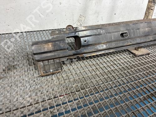 Refuerzo paragolpes delantero Refuerzo paragolpes delantero 38942015 38942015