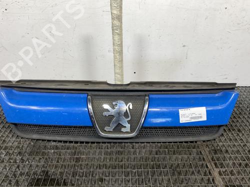 Used Grille PEUGEOT BOXER Van (244) 2.2 HDi (101 hp) 24301704