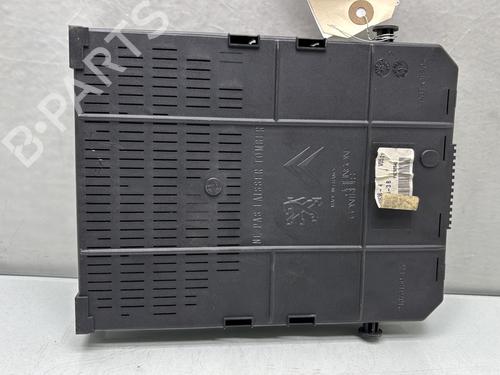 Used Fuse box Fuse box PEUGEOT 407 (6D_) 2.0 HDi 135 (6DRHRH, 6DRHRE, 6DRHRG, 6DRHRJ) (136 hp) 28519417 28519417