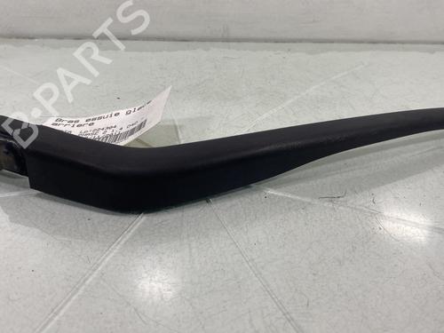 Used Rear windshield wiper arm TOYOTA YARIS (_P9_) 1.4 D-4D (NLP90_, NLP90R) (90 hp) 31159352