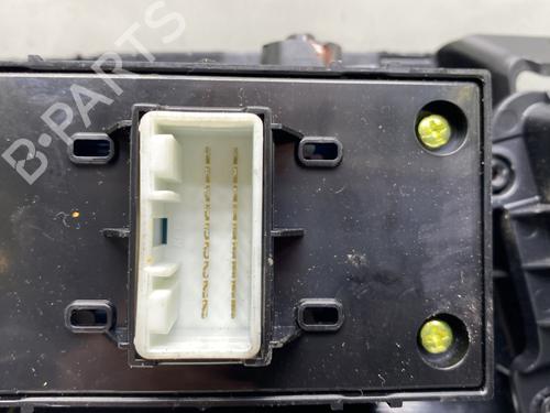 Left front window switch KIA SPORTAGE IV (QL, QLE) 1.7 CRDi | BP29841374I27