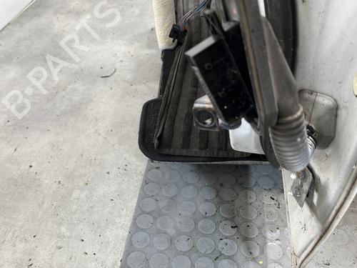 left-front-door-bmw-3-e90-2004-2005-2006-2007-2008-2009-2010-2011-2012-30576165 main image