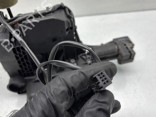 Front right lock MERCEDES-BENZ CLS (C219) CLS 320 CDI (219.322) | BP30438423C97 