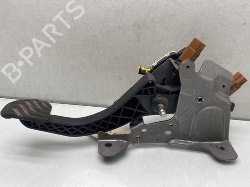 Used Clutch pedal NISSAN QASHQAI II (J11, J11_) 1.2 DIG-T (115 hp) 29866805