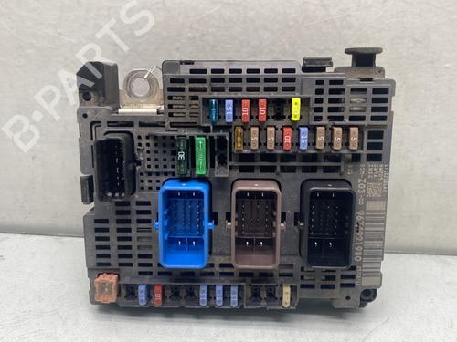 Boîte à Fusibles PEUGEOT 508 I (8D_) 1.6 HDi (112 hp) 29841577