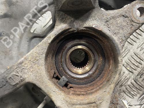 Used Right front steering knuckle TOYOTA YARIS (_P9_) 1.4 D-4D (NLP90_, NLP90R) (90 hp) 22314763