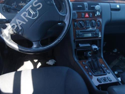 Brugte MERCEDES-BENZ E-CLASS (W210)  E 200 CDI (210.007)  1799716