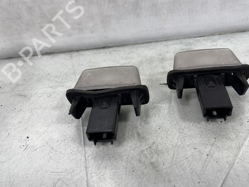 Nummerpladelys Nummerpladelys PEUGEOT 207 (WA_, WC_) 1.4 (73 hp) 33858711 33858711