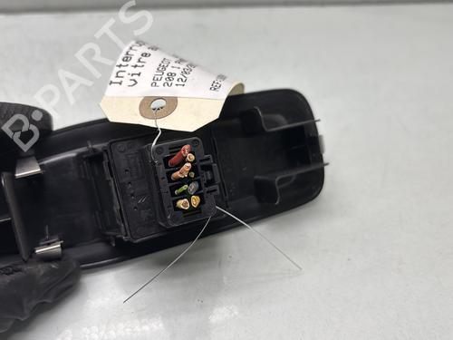 Left front window switch PEUGEOT 208 I (CA_, CC_) 1.2 VTI 82 | BP28672534I27 