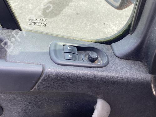 Fuse box RENAULT MASTER III Van (FV) 2.3 dCi 100 FWD (FV0A, FV0B, FV0G, FV0K, FV0H) | BP28519379E1 - Image 13