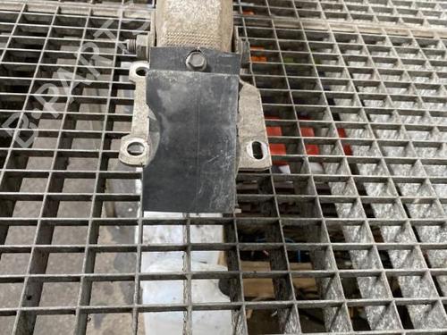 Used Rear bumper reinforcement RENAULT SCÉNIC II (JM0/1_) [2003-2010]  19991673