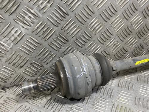 Used Left rear driveshaft Left rear driveshaft MERCEDES-BENZ C-CLASS (W205) C 180 BlueTEC / d (205.036) (116 hp) 20676464 20676464
