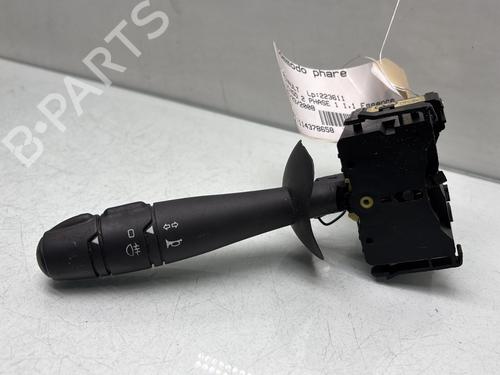 switch-renault-twingo-ii-cn0_-2007-32297017 main image