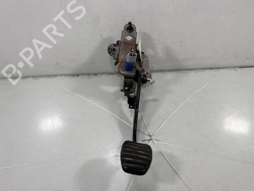 Used Clutch pedal RENAULT CLIO III Grandtour (KR0/1_) 1.5 dCi (KR0F) (86 hp) 30791099