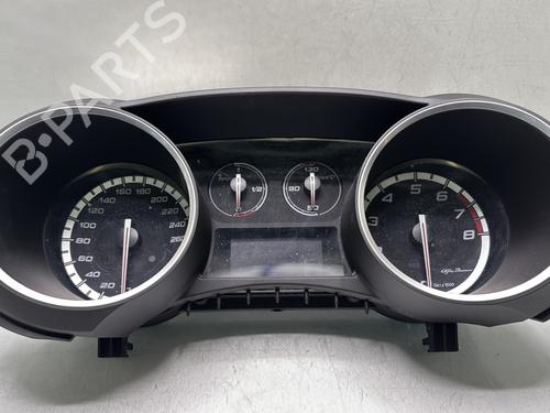 instrument-cluster-alfa-romeo-giulietta-940_-2010-2011-2012-2013-2014-2015-2016-2017-2018-2019-2020-31205535 main image