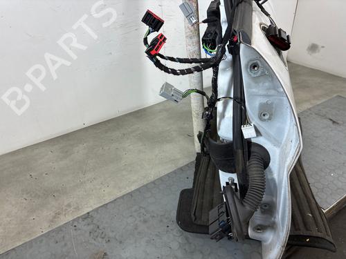 Used Left front door Left front door 38598745 38598745