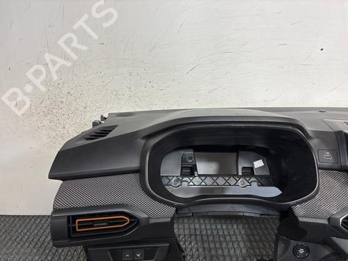 Used Dashboard Dashboard DACIA SANDERO III 1.0 TCe 100 ECO-G (101 hp) 39995587 39995587
