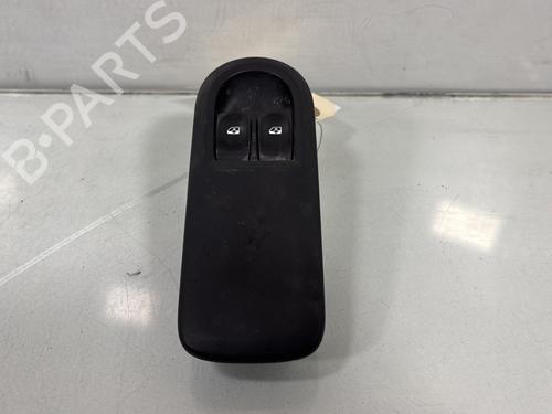 Interrupteur de vitre avant gauche RENAULT CLIO III (BR0/1, CR0/1) 1.5 dCi (BR17, CR17) (86 hp) 30535754