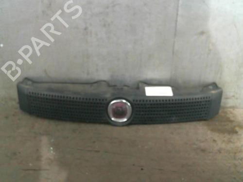 Used Grille FIAT PANDA (169_) 1.2 (169.AXB11, 169.AXB1A) (60 hp) 20016156