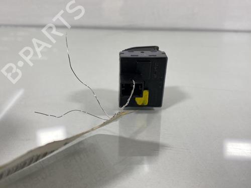 Used Left front window switch VW POLO (9N_, 9A_) 1.4 TDI (70 hp) 19996061
