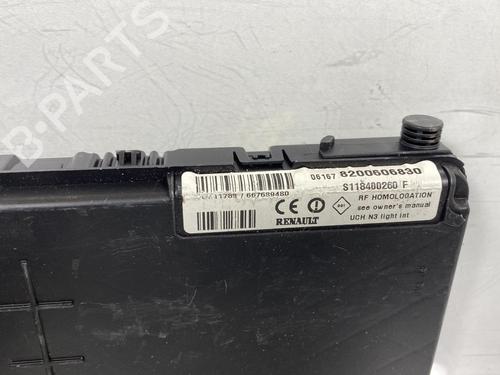Used Fuse box Fuse box 20008274 20008274