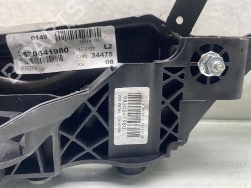 Used Break pedal CITROËN C5 AIRCROSS (A_) 1.5 BlueHDi 130 (ACYHZJ, ACYHZR) (131 hp) 19951384