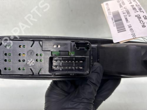 Left front window switch CITROËN DS3 (SA_) 1.6 HDi 90 | BP37997770I27 - Image 2