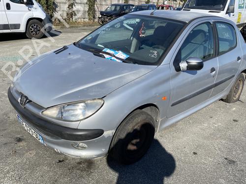 Brugte PEUGEOT 206 Hatchback (2A/C) 1.4 i (75 hp) 3572442