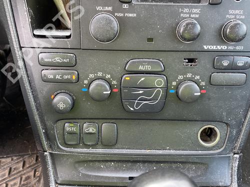 Left headlight VOLVO S60 I (384) 2.4 D | BP31880905C28