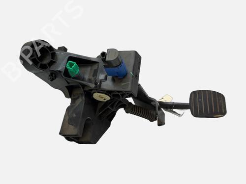 Used Clutch pedal Clutch pedal RENAULT TRAFIC III Van (FG_) 1.6 dCi 125 (FGMH) (125 hp) 39902748 39902748