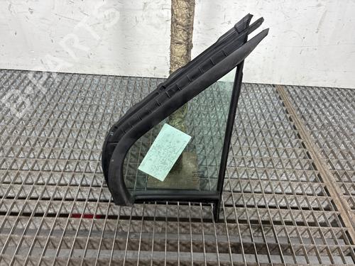 Used Front right quarter glass Front right quarter glass 37028842 37028842