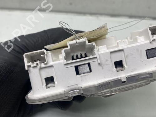 interior-roof-light-citroen-c4-cactus-16-bluehdi-100-00006362as-2014-19951346 main image