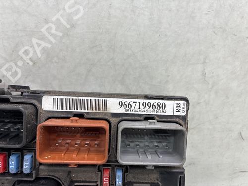 Used Fuse box Fuse box 37755415 37755415