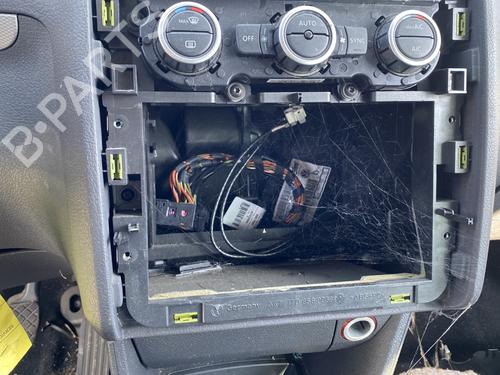 Left tailgate light VW TOURAN (1T3) 2.0 TDI | BP26656160C79 - Image 21