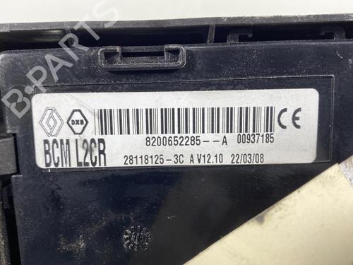 Używane Skrzynka bezpieczników RENAULT CLIO III (BR0/1, CR0/1) 1.5 dCi (C/BR0G, C/BR1G) (68 hp) 19973025