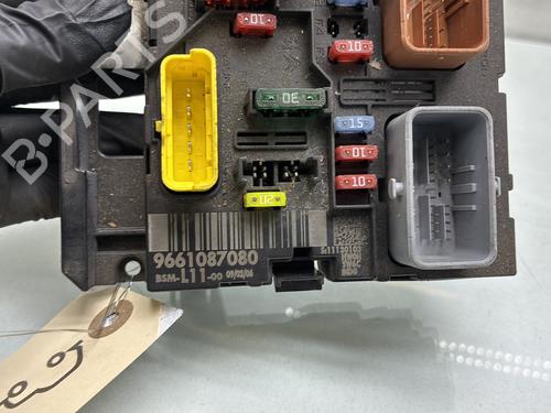 Used Fuse box Fuse box PEUGEOT 307 (3A/C) 1.6 HDi (90 hp) 34477474 34477474