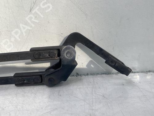 Used Front windshield wiper arm Front windshield wiper arm 33115609 33115609