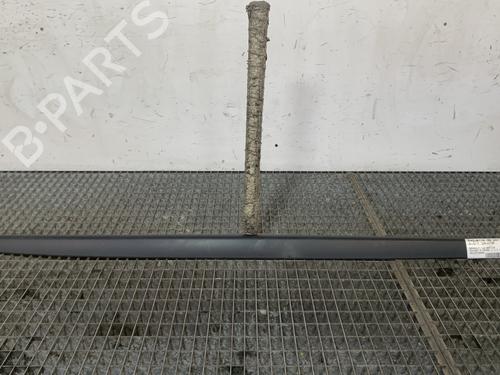 Dørliste Dørliste RENAULT TWINGO II (CN0_) 1.2 16V (CN04, CN0B) (75 hp) 33238619 33238619