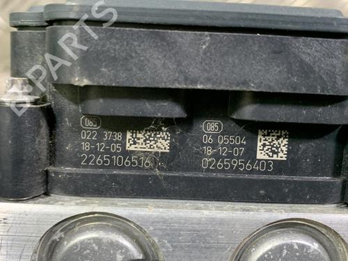 Used ABS pump RENAULT TWINGO III (BCM_, BCA_) 1.0 SCe 70 (71 hp) 19978596