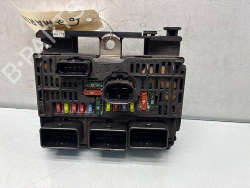 Used Fuse box Fuse box 39393554 39393554