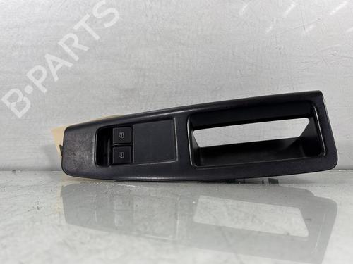 Interrupteur de vitre avant gauche VW POLO IV (9N_, 9A_) 1.4 TDI (70 hp) 29841656