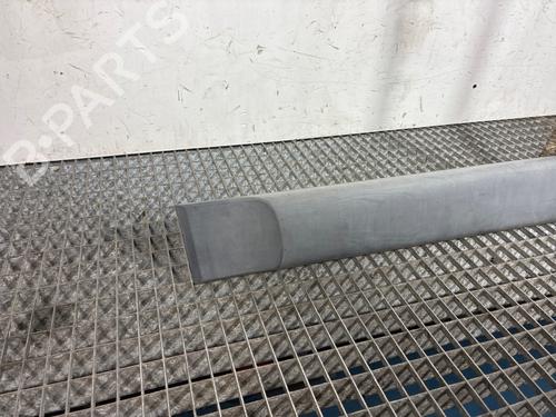 Used Door moulding trim Door moulding trim 38561715 38561715