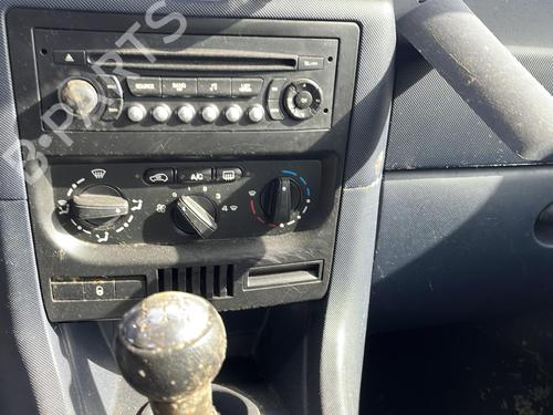 Left front window switch PEUGEOT 1007 (KM_) 1.4 HDi | BP20026504I27  - Image 10